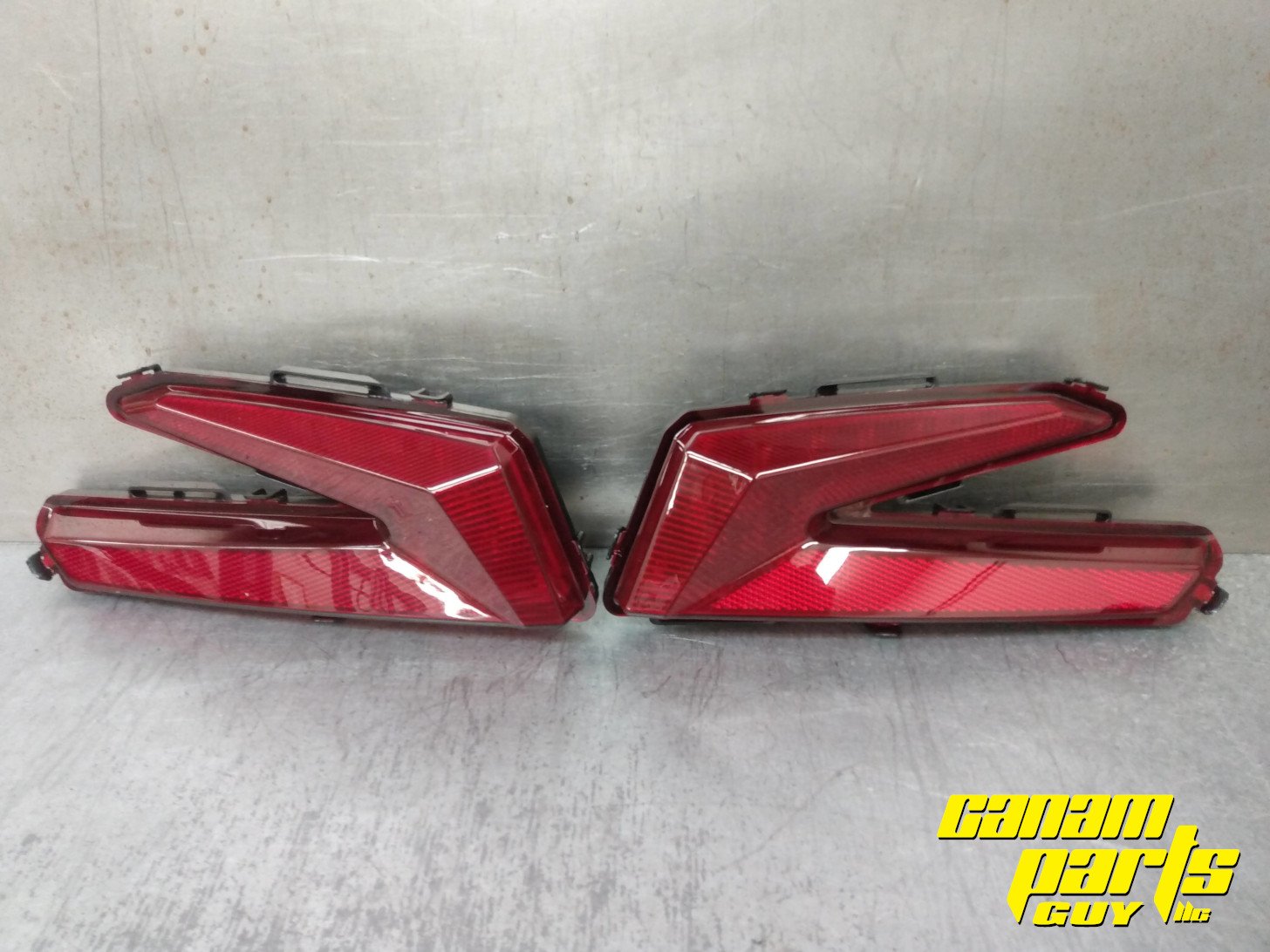 NEW Maverick X3 Red LED Tail Light Pair 2001-2242
