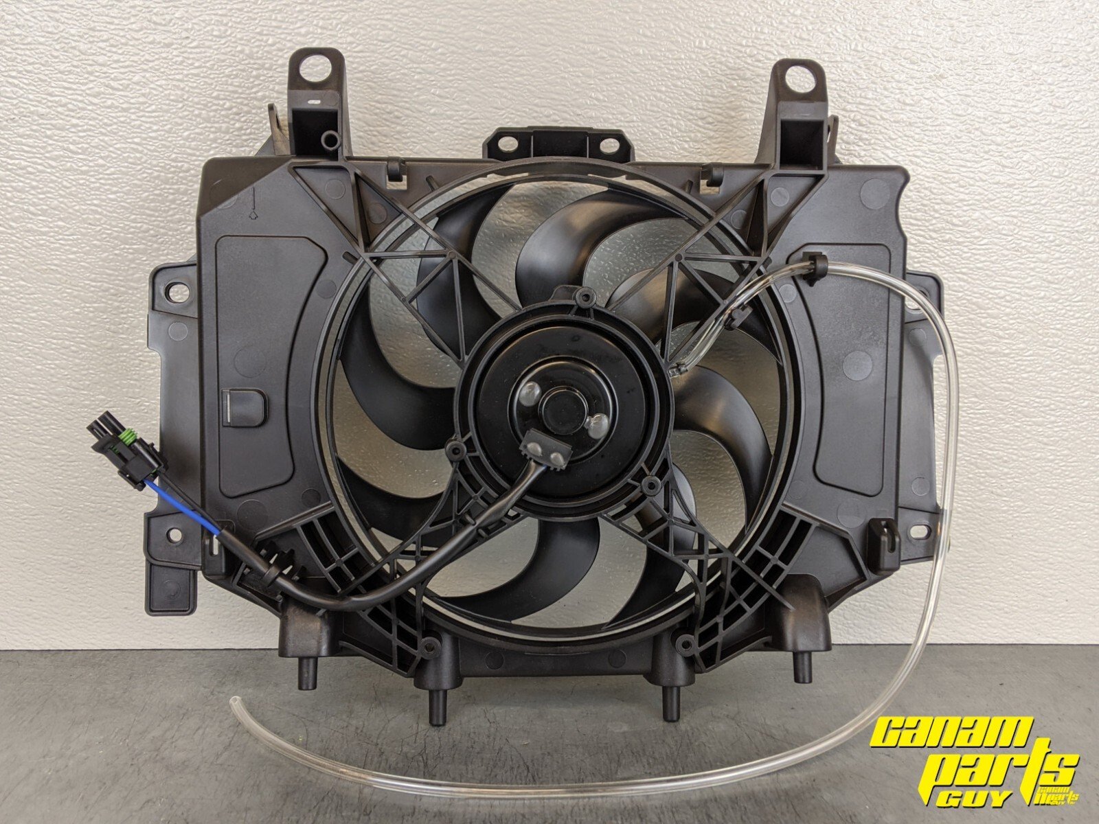 NEW OEM G3L OUTLANDER FAN 715009561