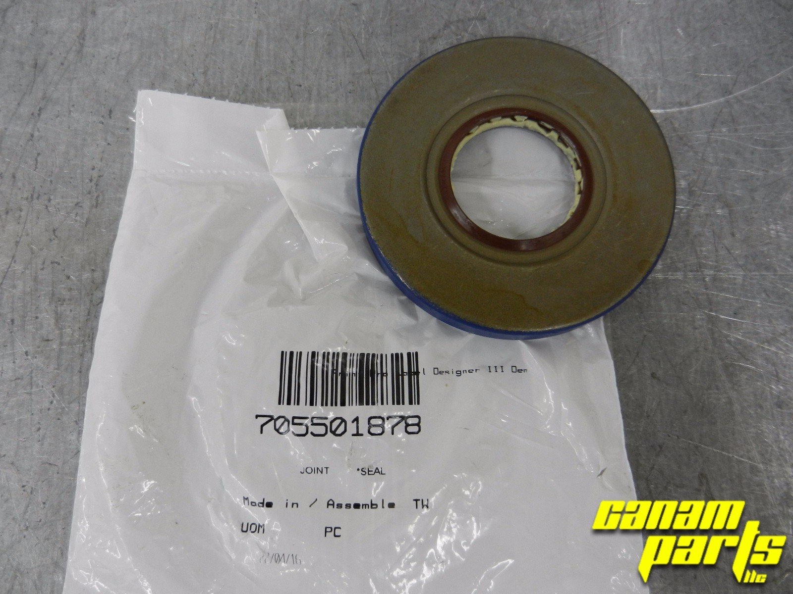 NEW OEM 2014-2019 Commander Rear Differential Pinion Seal